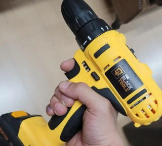 Parafusadeira Furadeira 12v Profissional + Bateria + Maleta The Black Tools