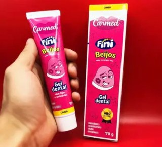 Carmed Fini Beijos Gel Dental com Flúor 70g -Morango