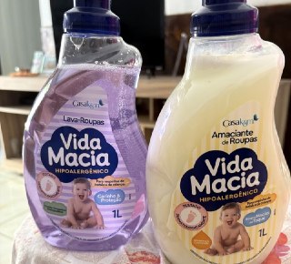 Kit Vida Macia (Lava Roupas e Amaciante - Glicerina e Camomila) 1L cada
