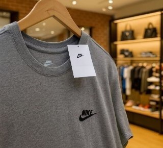 Camiseta Nike Sportswear Club