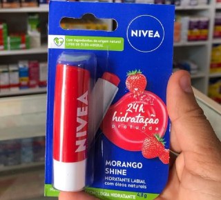 Hidratante Labial NIVEA Morango Shine, 4,8g