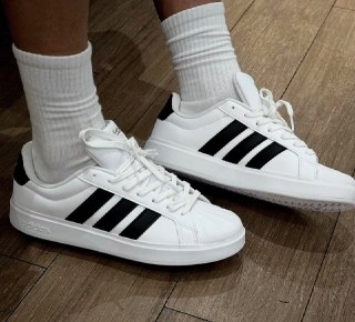 Tênis Streettalk adidas (34 ao 39)