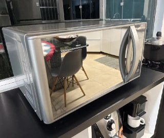 Micro-ondas LG 30L Prata Limpa Fácil - 127V