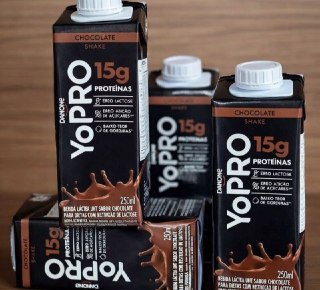 YoPRO Bebida Láctea UHT Chocolate Pack com 12 Unidades de 250ml
