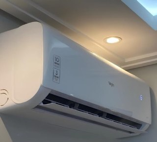 Ar-condicionado 9.000 BTUs Elgin Inverter R-32 Quente Frio 220v