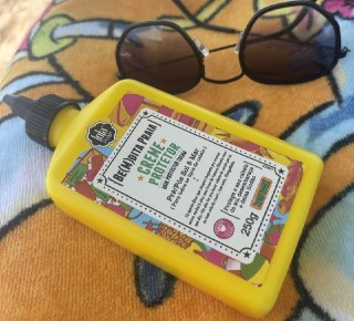 Bem dita Praia Creme Protetor Lola Cosmetics