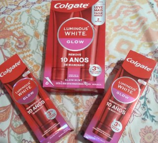 Colgate Creme Dental Para Clareamento Luminous White Glow 70g - 2 unidades