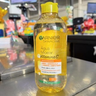 Água Micelar Antioleosidade com Vitamina C Garnier SkinActive 400ml