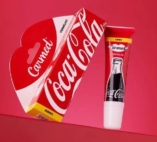 Hidratante Labial Carmed Coca-Cola Vermelho 10g