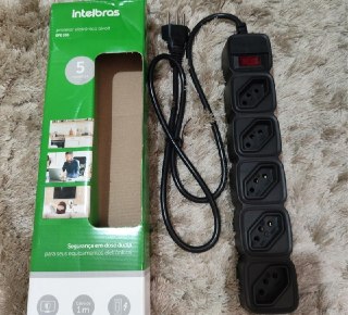 Protetor Eletrônico Filtro de Linha com 5 tomadas Intelbras