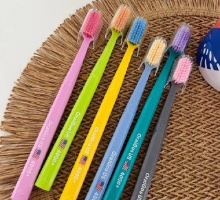 OralGos Escova de Dente Deep Cleaning Pacote Familiar - 6 Unidades