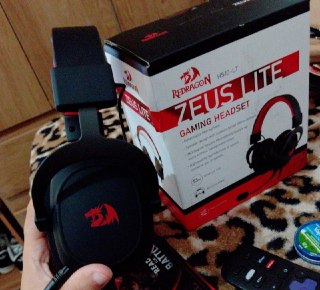 Headset Gamer Redragon Zeus Lite Drivers 53mm com Microfone Removível