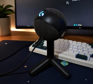Microfone Condensador Gamer Logitech G Yeti Orb com RGB LIGHTSYNC