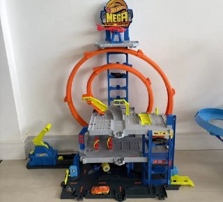 Hot Wheels Pista CITY Mega Garagem - Mattel
