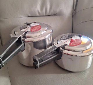 Kit 2 Panelas De Pressão 3,0 E 4,5 Lt Polida Panelux