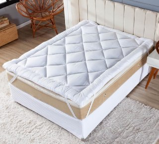 Pillow Top 400 Fios Toque de Plumas Casa Dona (Queen)