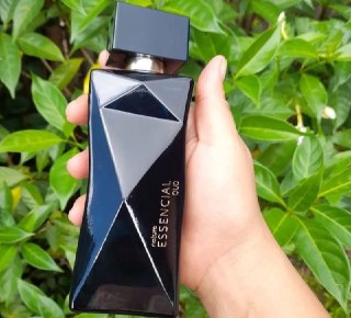 Essencial Oud Natura Deo Parfum 100ml