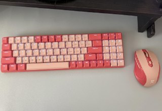 Teclado Mecânico 78% Redragon Low Profile Switch Brown ABNT2 Rosa + Mouse