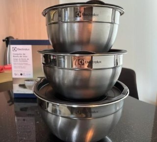 Conjunto 3 Bowls de Inox Electrolux c/ Tampa Plástica