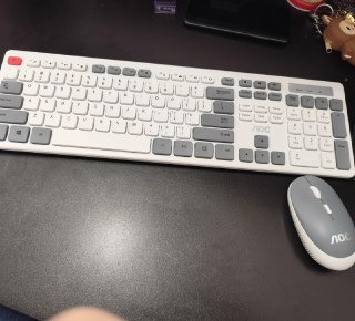 Combo de Teclado e Mouse sem Fio AOC KM600 (Layout americano)